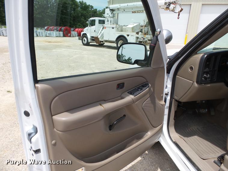 image for item K3271 2006 Chevrolet Silverado 1500 Ext. Cab pickup truck