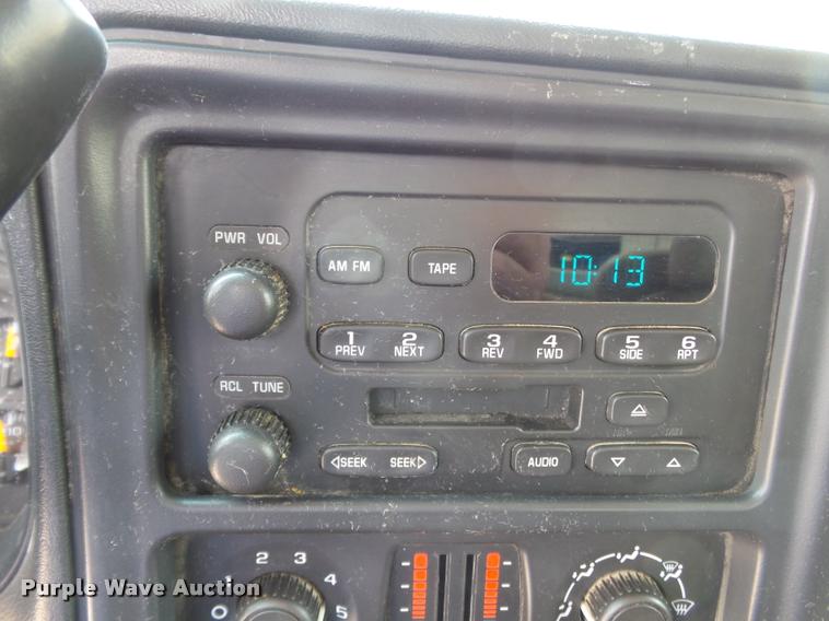 image for item K3271 2006 Chevrolet Silverado 1500 Ext. Cab pickup truck