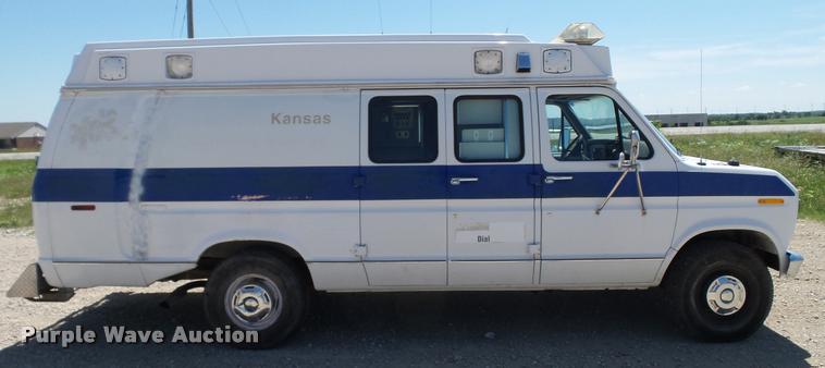 image for item K4950 1991 Ford Econoline E350 ambulance