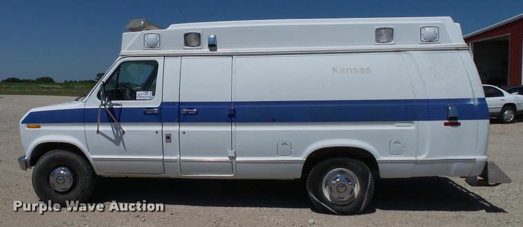 image for item K4950 1991 Ford Econoline E350 ambulance