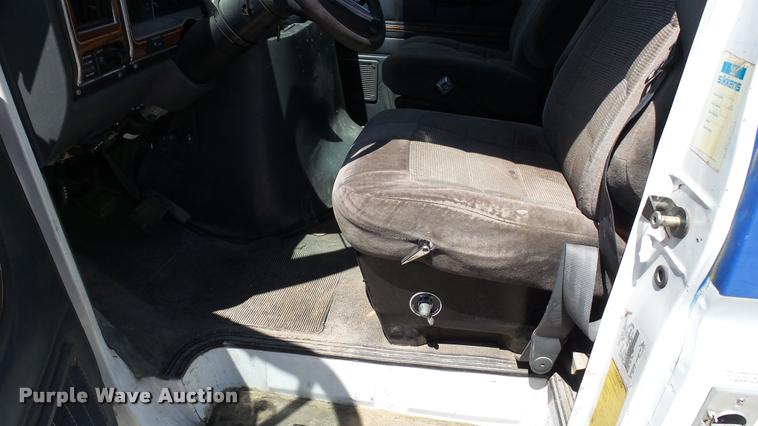 image for item K4950 1991 Ford Econoline E350 ambulance