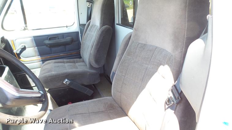 image for item K4950 1991 Ford Econoline E350 ambulance