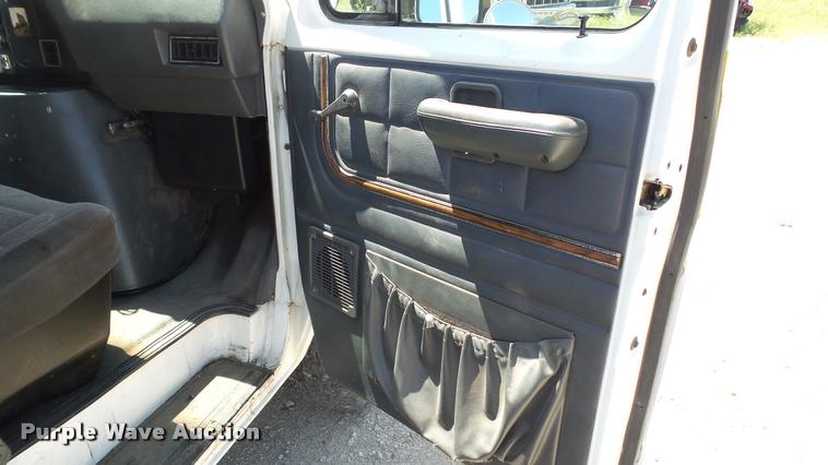 image for item K4950 1991 Ford Econoline E350 ambulance