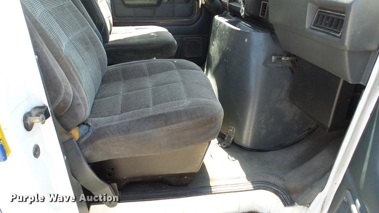 image for item K4950 1991 Ford Econoline E350 ambulance