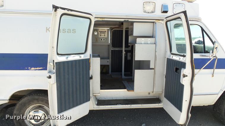 image for item K4950 1991 Ford Econoline E350 ambulance
