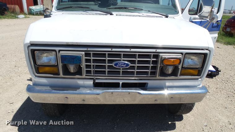 image for item K4950 1991 Ford Econoline E350 ambulance
