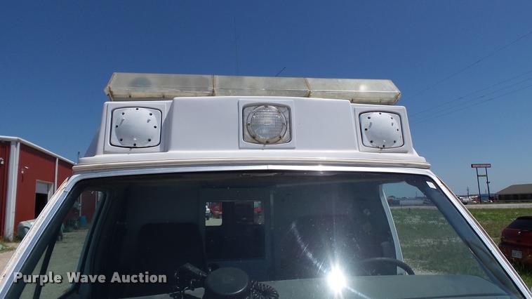 image for item K4950 1991 Ford Econoline E350 ambulance