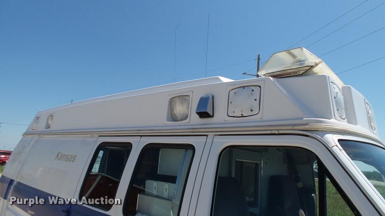 image for item K4950 1991 Ford Econoline E350 ambulance