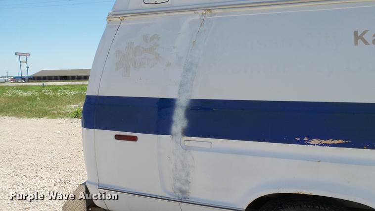 image for item K4950 1991 Ford Econoline E350 ambulance