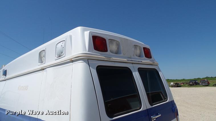 image for item K4950 1991 Ford Econoline E350 ambulance