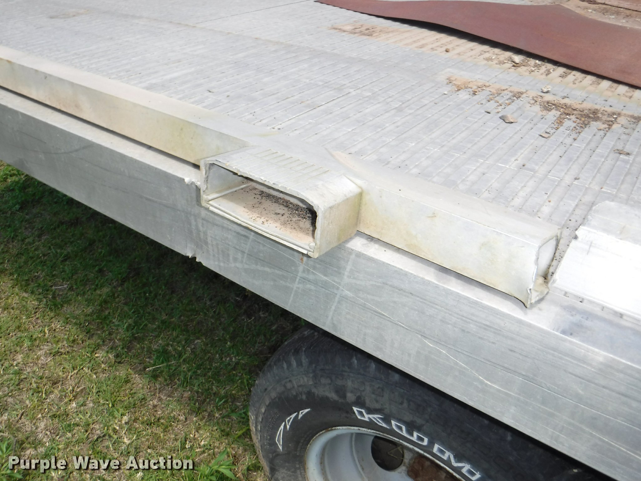 Chevron rollback bed in Longton, KS Item CA9616 sold Purple Wave