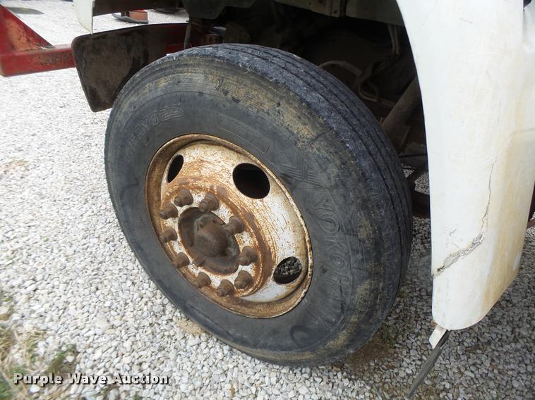 image for item DA3395 1998 Ford F800 bucket truck