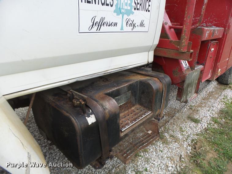 image for item DA3395 1998 Ford F800 bucket truck