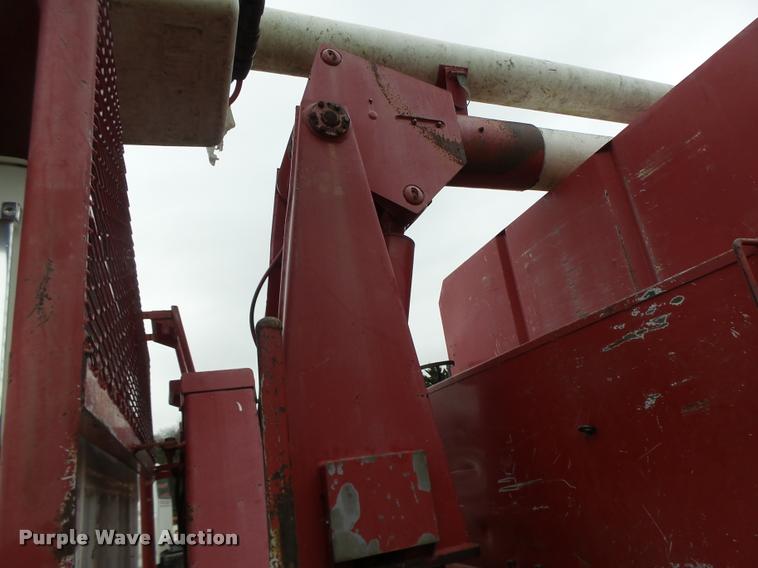 image for item DA3395 1998 Ford F800 bucket truck