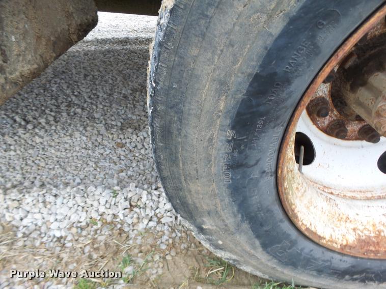 image for item DA3395 1998 Ford F800 bucket truck