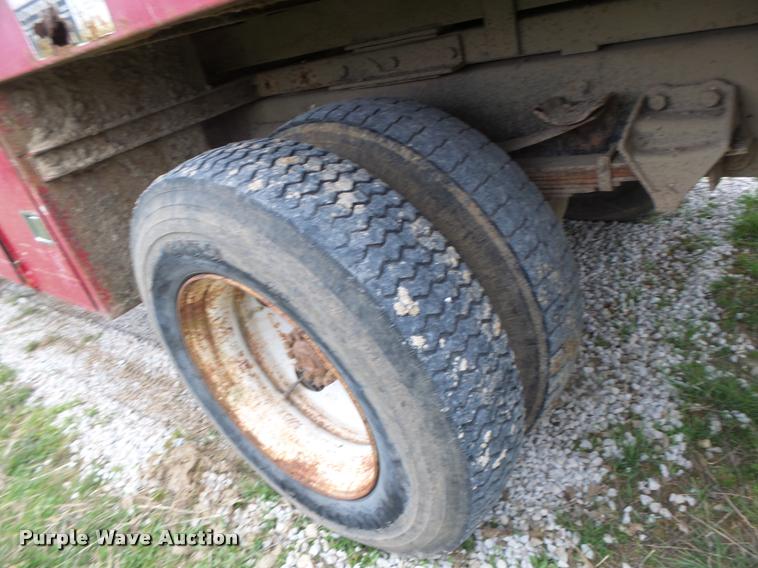 image for item DA3395 1998 Ford F800 bucket truck