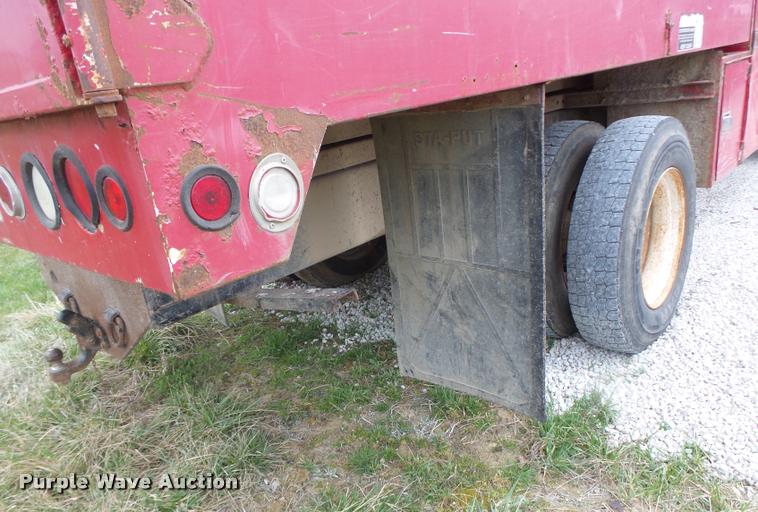 image for item DA3395 1998 Ford F800 bucket truck