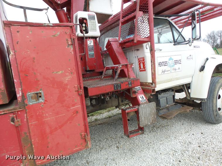 image for item DA3395 1998 Ford F800 bucket truck