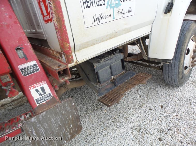 image for item DA3395 1998 Ford F800 bucket truck