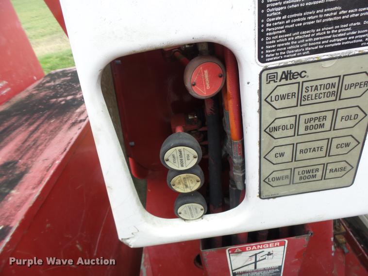 image for item DA3395 1998 Ford F800 bucket truck