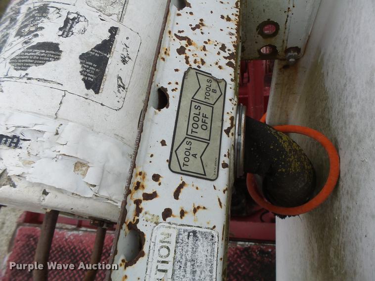 image for item DA3395 1998 Ford F800 bucket truck