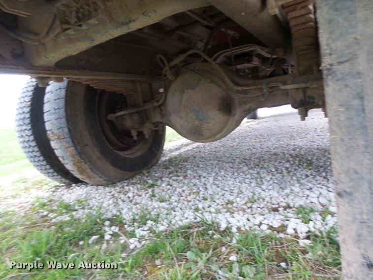 image for item DA3395 1998 Ford F800 bucket truck