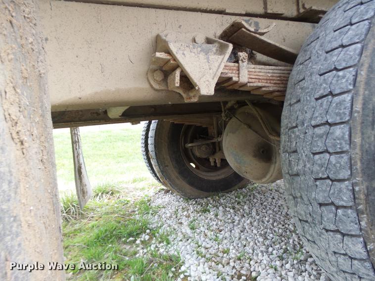 image for item DA3395 1998 Ford F800 bucket truck