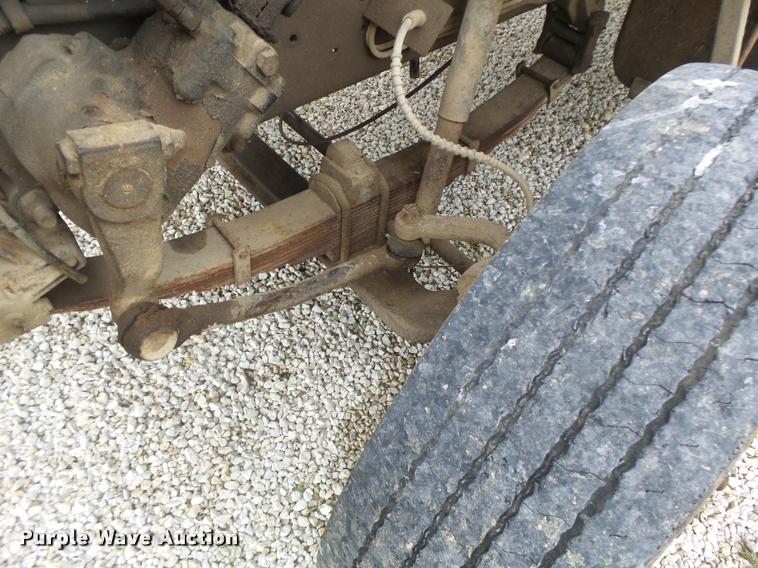 image for item DA3395 1998 Ford F800 bucket truck