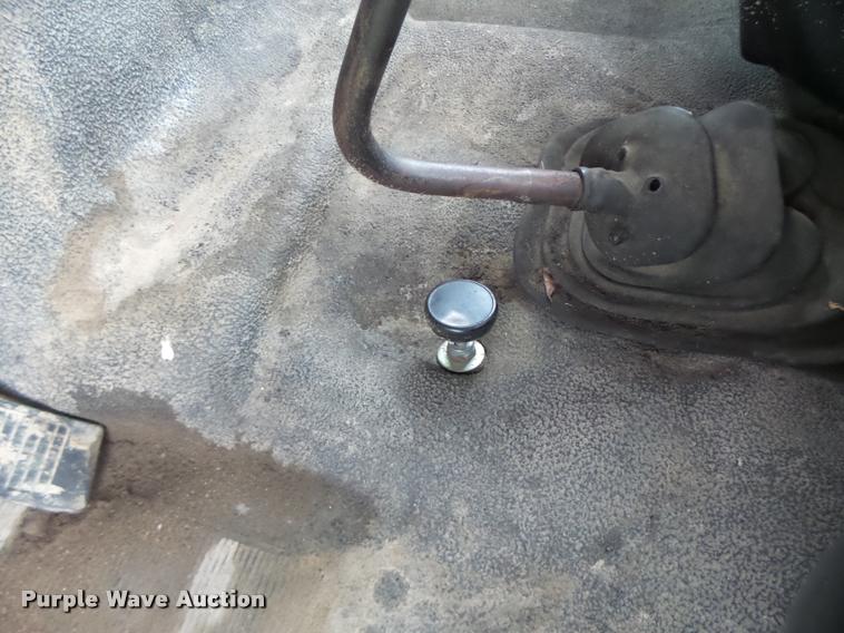 image for item DA3395 1998 Ford F800 bucket truck