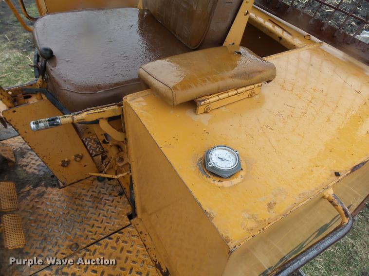 image for item DA3534 1989 Case 850D dozer