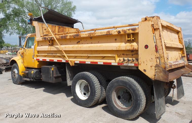 image for item DA4929 1998 International 4900 dump truck