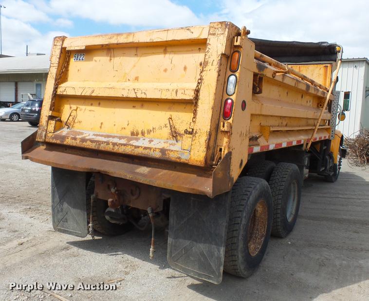 image for item DA4929 1998 International 4900 dump truck
