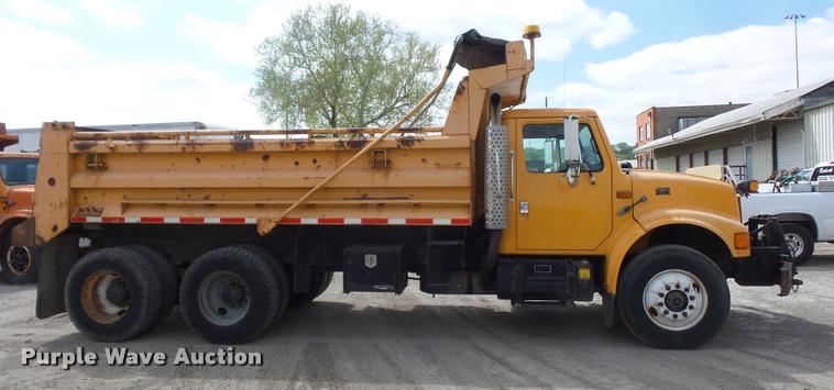 image for item DA4929 1998 International 4900 dump truck