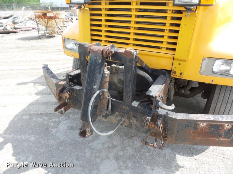 image for item DA4929 1998 International 4900 dump truck