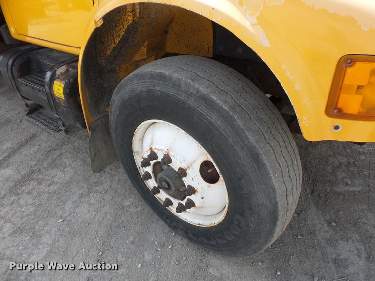 image for item DA4929 1998 International 4900 dump truck