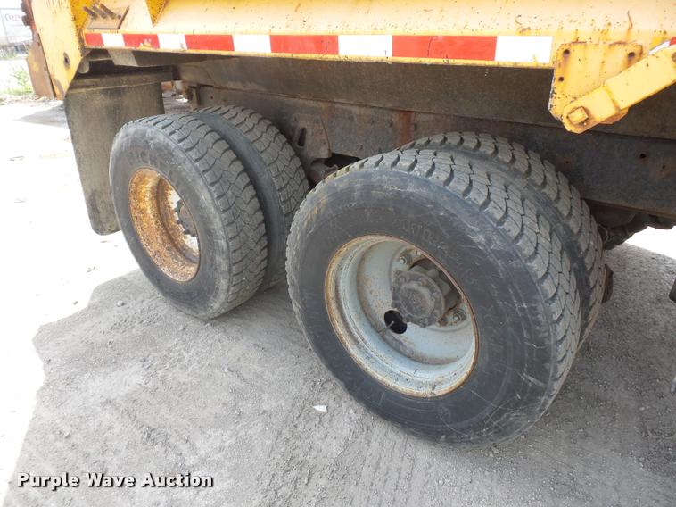 image for item DA4929 1998 International 4900 dump truck