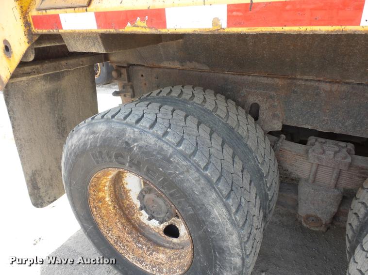 image for item DA4929 1998 International 4900 dump truck