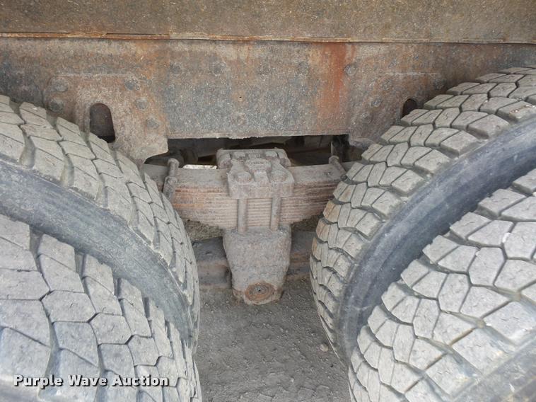 image for item DA4929 1998 International 4900 dump truck