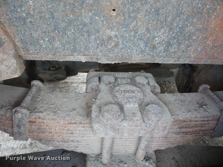 image for item DA4929 1998 International 4900 dump truck