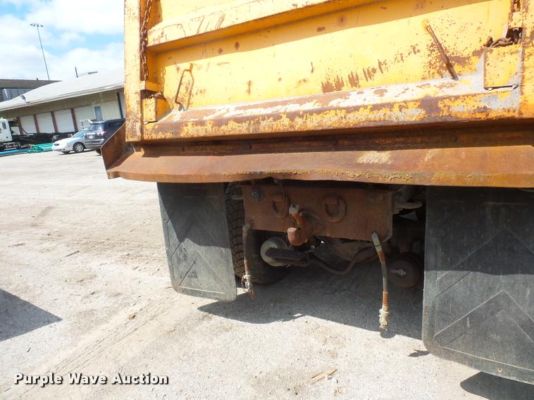 image for item DA4929 1998 International 4900 dump truck