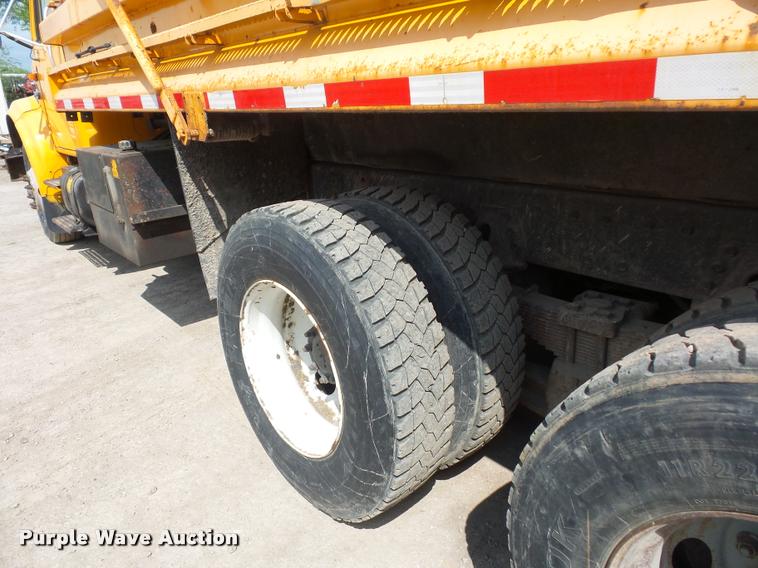 image for item DA4929 1998 International 4900 dump truck