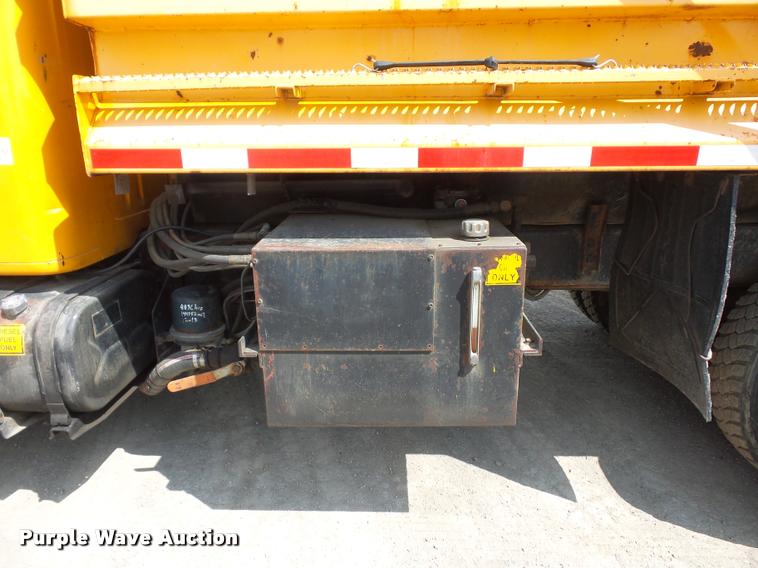 image for item DA4929 1998 International 4900 dump truck