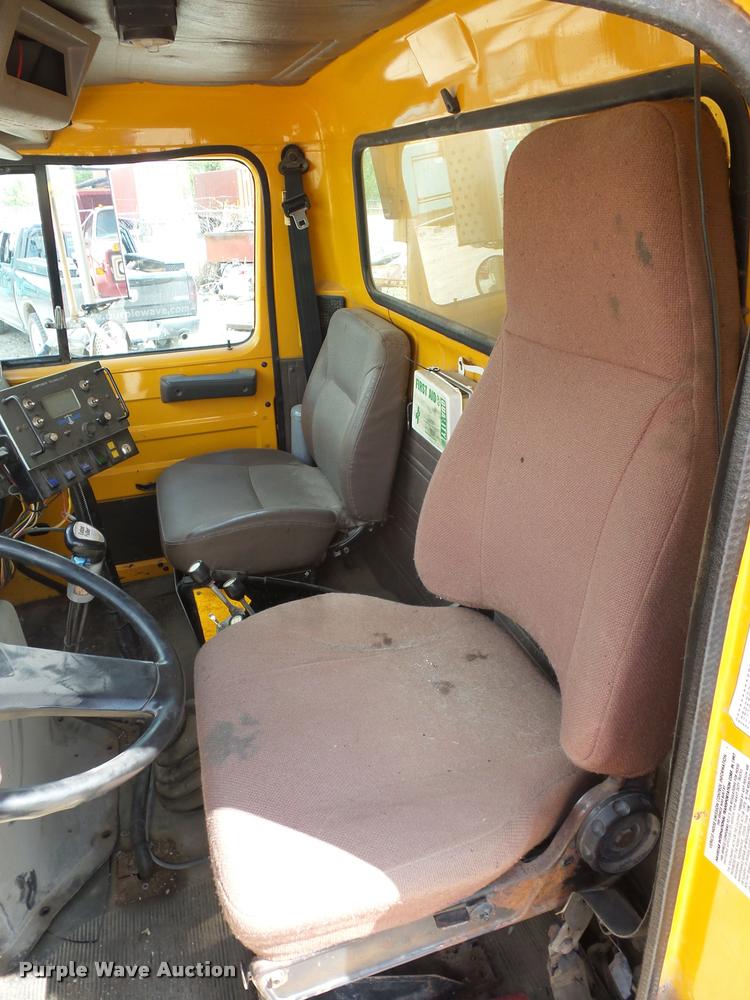 image for item DA4929 1998 International 4900 dump truck