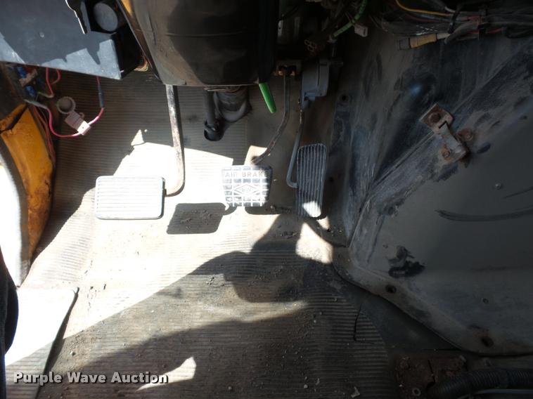 image for item DA4929 1998 International 4900 dump truck