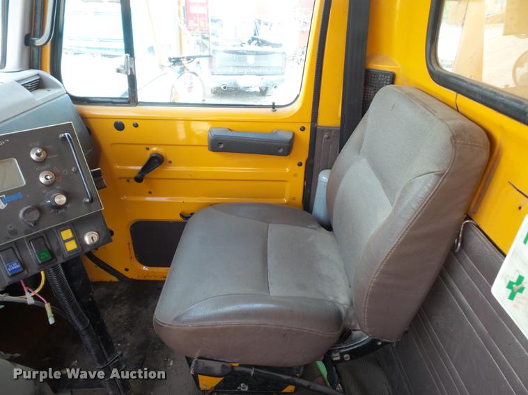 image for item DA4929 1998 International 4900 dump truck