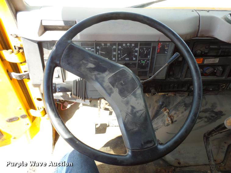 image for item DA4929 1998 International 4900 dump truck