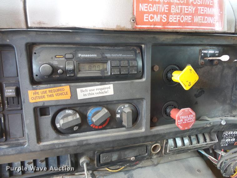 image for item DA4929 1998 International 4900 dump truck