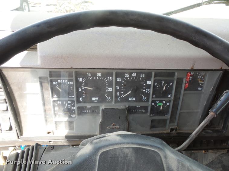 image for item DA4929 1998 International 4900 dump truck