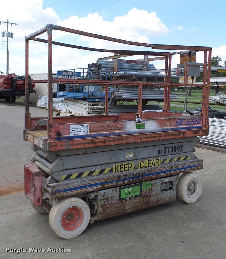 image for item DA6185 Sky Jack SJII 3220 scissor lift
