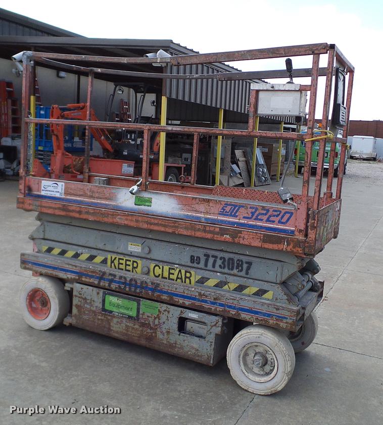 image for item DA6185 Sky Jack SJII 3220 scissor lift